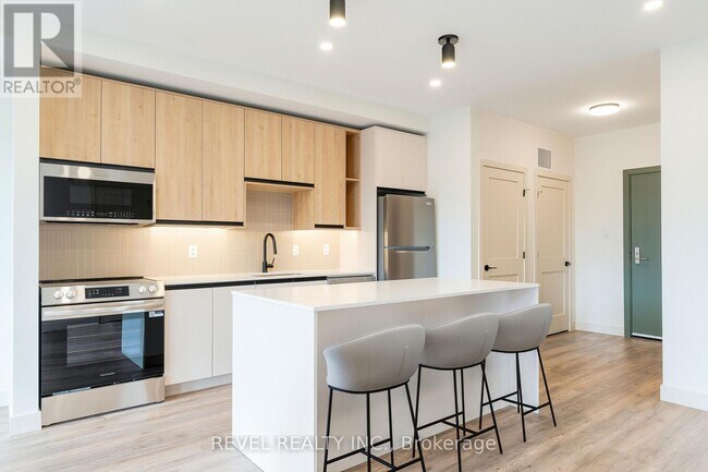 property at 4390 Hillview Dr