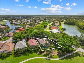 6903 Mauna Loa Ln in Naples, FL - Foto de edificio - Building Photo