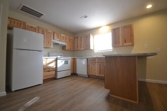 3 Bed 1.5 Bath Duplex in Buffalo, MO - Building Photo - Building Photo