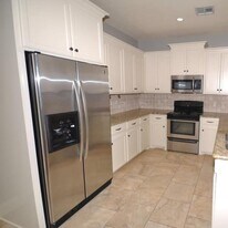 413 Chavanne St in Lake Charles, LA - Building Photo