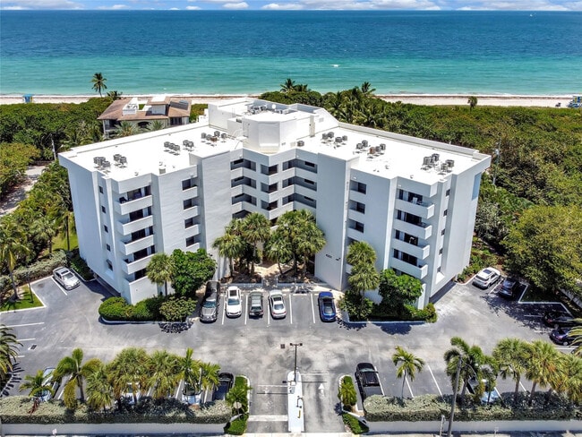 4201 N Ocean Dr in Hollywood, FL - Building Photo - Building Photo