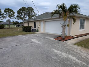 5673 NW Athens Ct in Port St. Lucie, FL - Building Photo - Building Photo