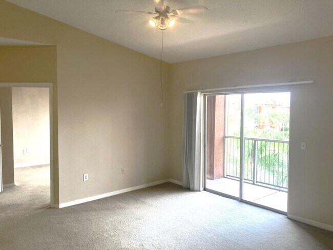 5530 Metrowest Blvd in Orlando, FL - Building Photo - Building Photo