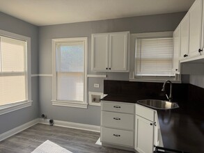 1003 E Sabine St in Victoria, TX - Building Photo - Building Photo