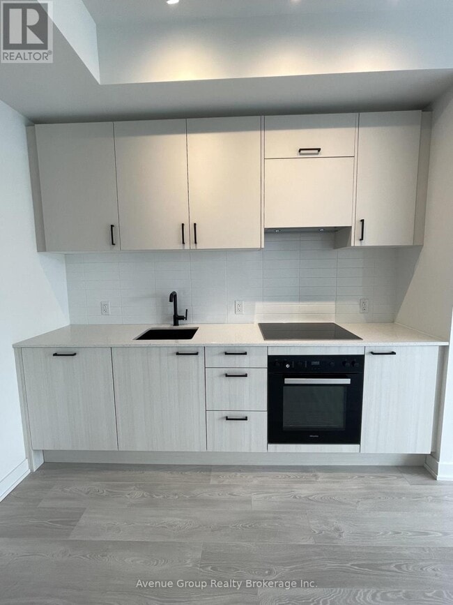 1 Quarrington Lane in North York, ON - Building Photo - Building Photo