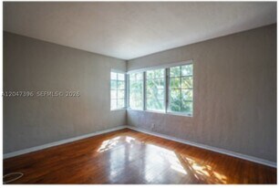 715 Michigan Ave in Miami Beach, FL - Building Photo