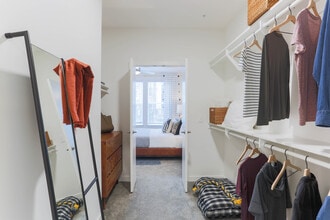 Halcyon Grand in Alpharetta, GA - Building Photo - Interior Photo