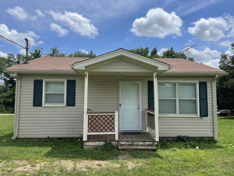 4861 Coleman Hill Rd in Rockvale, TN - Building Photo