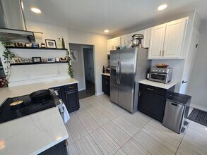1124 Somonauk St in Sycamore, IL - Building Photo - Building Photo