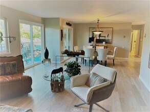2370 Via Mariposa W, Unit 1C in Laguna Woods, CA - Building Photo - Building Photo