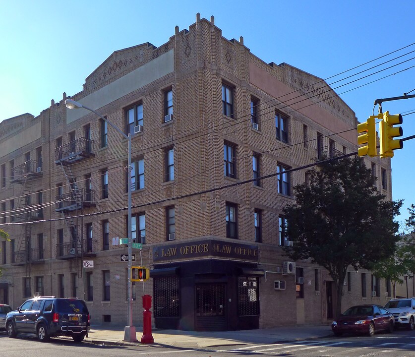 2805 43rd St in Astoria, NY - Building Photo
