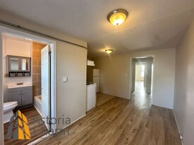 910 Edmondson Ave in Baltimore, MD - Building Photo