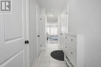 175 S Creek Dr in Kitchener, ON - Building Photo - Building Photo