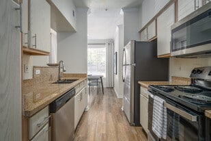 Centre at Columbia Court in Houston, TX - Building Photo