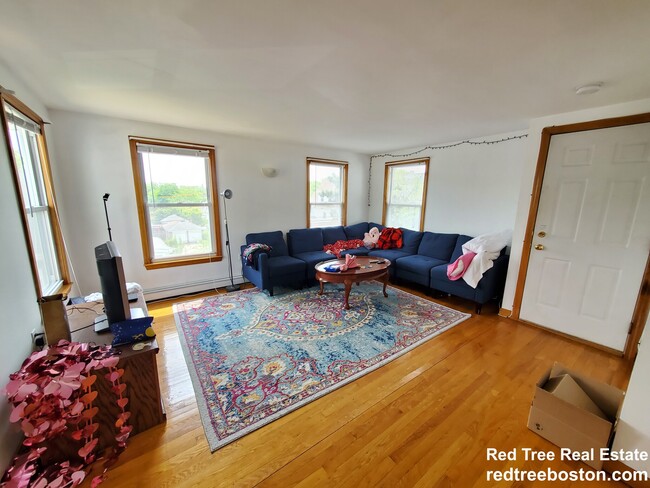 66 Brooks St, Unit 3 in Boston, MA - Building Photo - Building Photo
