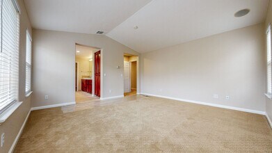 326 Winemaker Way in Windsor, CA - Building Photo - Building Photo