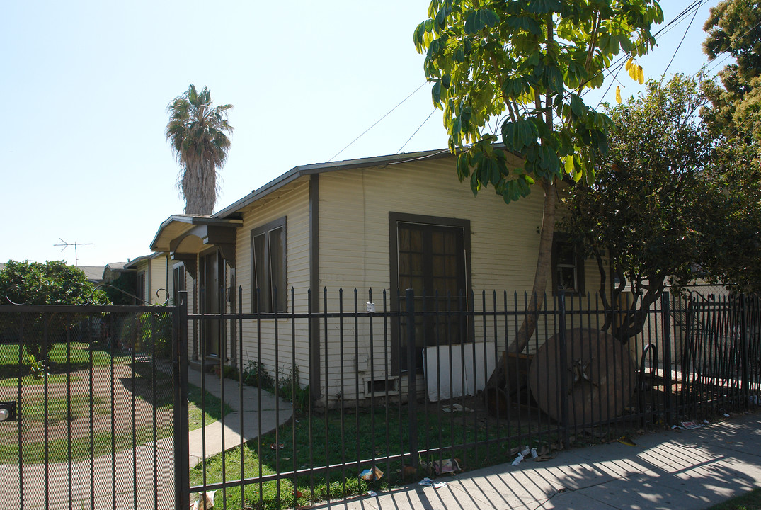 4426-4430 E Lockwood Ave in Los Angeles, CA - Building Photo