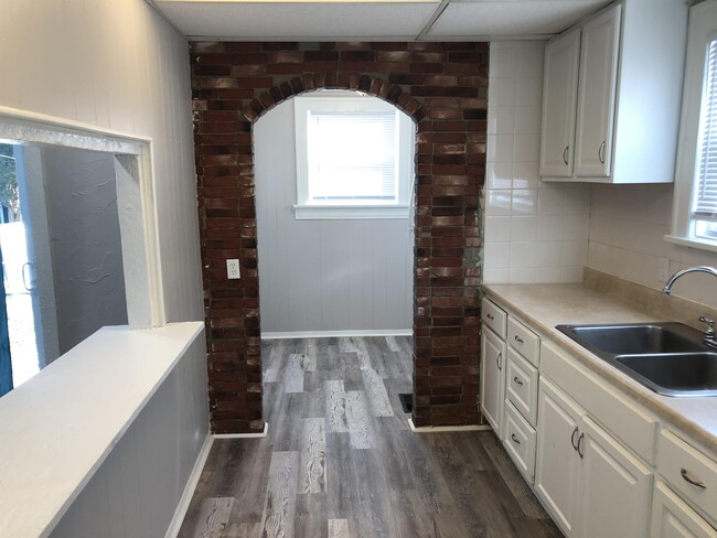 property at 172 N Roys Ave