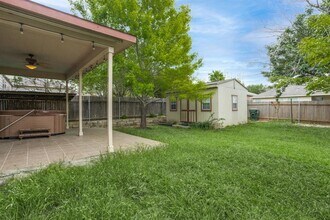 114 Feathergrass Dr in Buda, TX - Building Photo - Building Photo