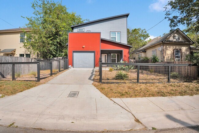 property at 121 Alabama St