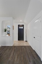 2000 Prickly Pear Dr in Bastrop, TX - Foto de edificio - Building Photo