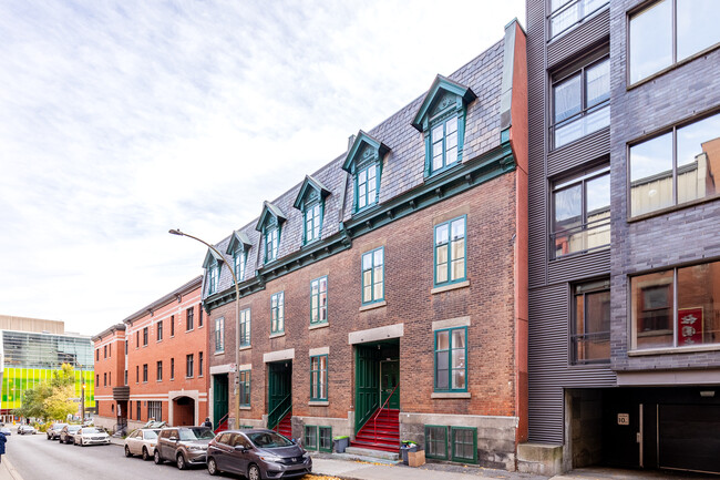 1074-1084 Jeanne-Mance Rue in Montréal, QC - Building Photo - Building Photo