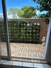 10245 NW 9th St Cir in Miami, FL - Building Photo - Building Photo