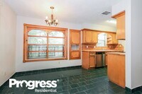 5108 Gunnison St photo'