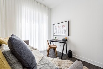 One Eighty Five in Mississauga, ON - Building Photo - Building Photo