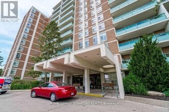1208-44 Longbourne Dr in Toronto, ON - Building Photo - Building Photo