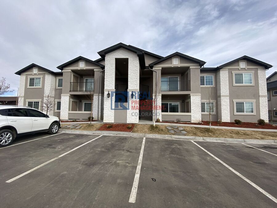 875 E 78th Ave in Denver, CO - Building Photo