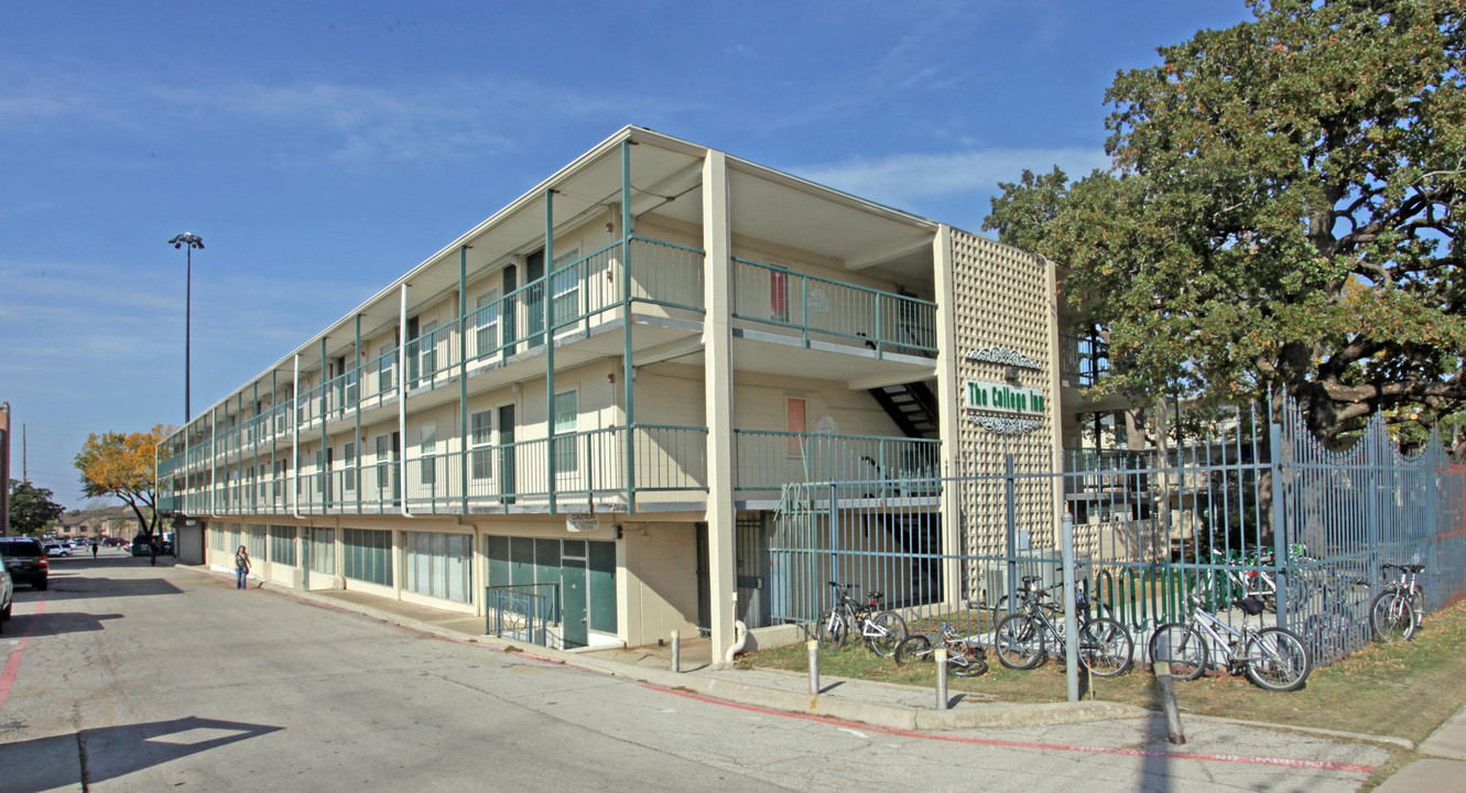 UNT College Inn in Denton, TX - Building Photo