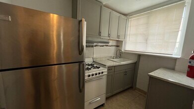 6 Siracusa Terrace in Atlantic City, NJ - Building Photo - Building Photo