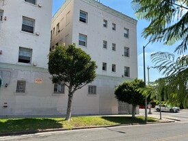 302 N Alexandria Ave, Unit 200