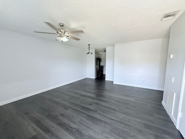 4519 67th St W in Bradenton, FL - Building Photo - Building Photo