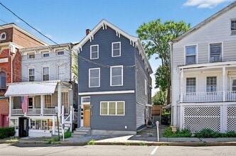 165 W Main St, Unit 3 in Goshen, NY - Foto de edificio - Building Photo