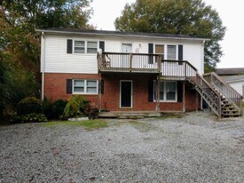 1006 W Barton St in Greensboro, NC - Building Photo