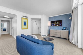 4401 Collins Ave in Miami Beach, FL - Building Photo - Building Photo