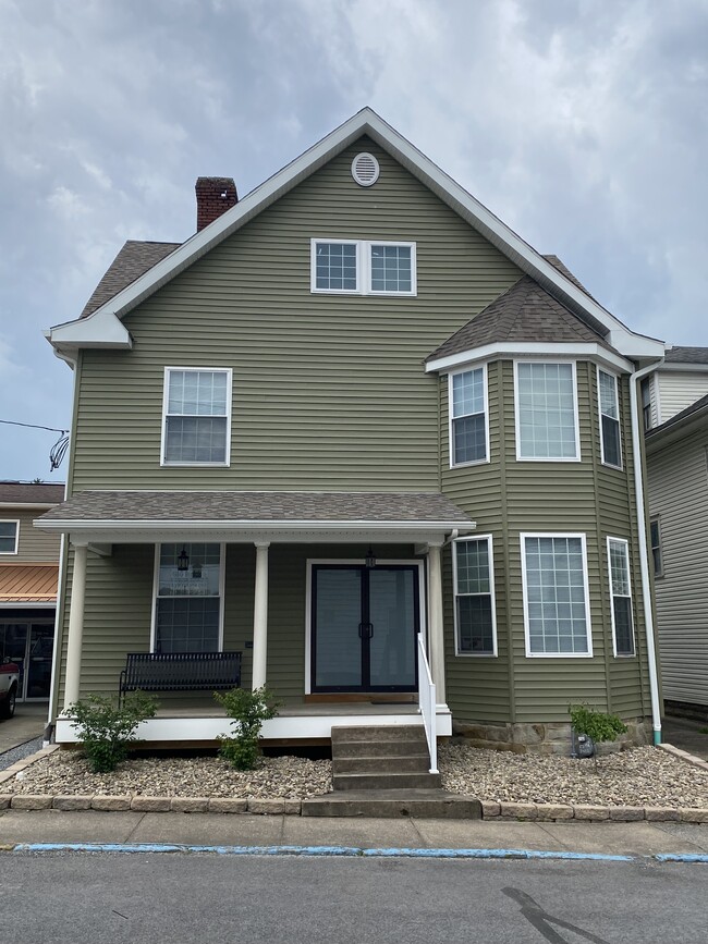 property at 358 Kingwood St