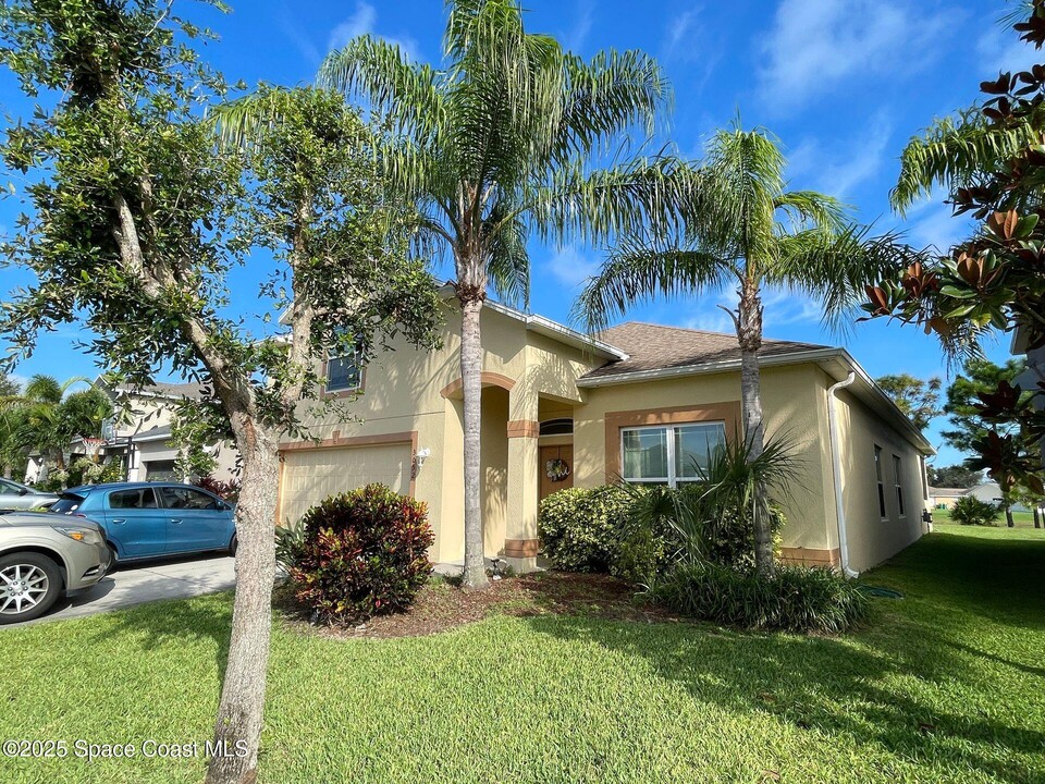 3052 Constellation Dr in Melbourne, FL - Building Photo