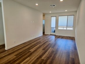 33 Bigsby Dr in Stanton, CA - Building Photo - Building Photo