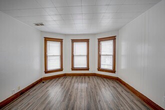 706 McDonough St in Joliet, IL - Building Photo - Building Photo