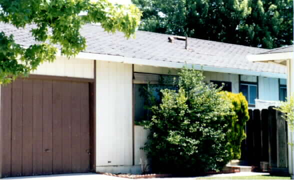 2345 Klamath Ct in Lodi, CA - Building Photo