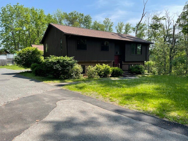 64 Summer St in Amherst, MA - Building Photo