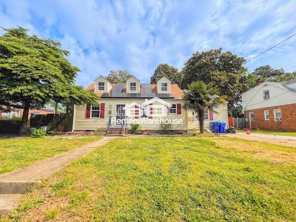 166 E Bayview Blvd in Norfolk, VA - Building Photo