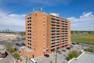 International Mountainview Apartments in Calgary, AB - Building Photo