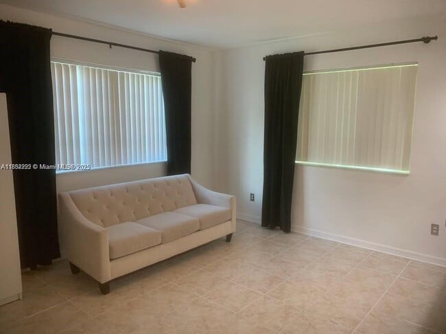 359 Meridian Ave in Miami Beach, FL - Building Photo - Building Photo