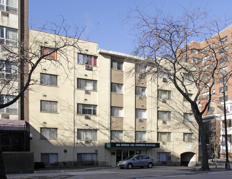 Sheridan Lake Apartments in Chicago, IL - Foto de edificio