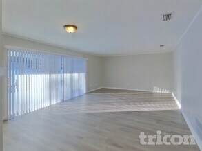 7102 Woodfield Dr in Tampa, FL - Building Photo - Building Photo