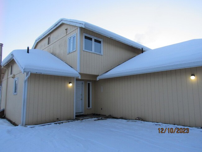 936 Chena Pump Rd in Fairbanks, AK - Building Photo - Building Photo